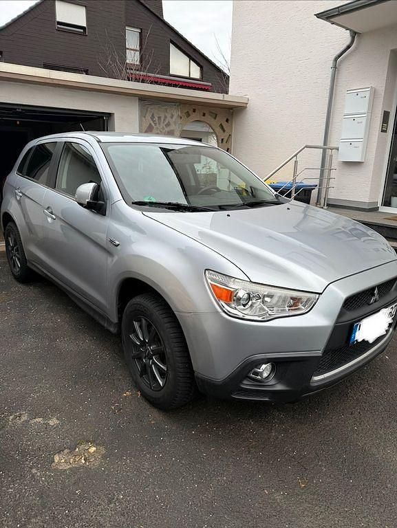 Silber Gebraucht 2011 Mitsubishi ASX Edition SUV | 6.700 € (Guter Preis) - Bild 1/4