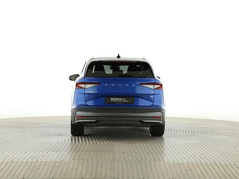 Raceblau Gebraucht 2021 Skoda Enyaq iV SUV | 29.680 € (Etwas zu teuer) - Bild 1/4