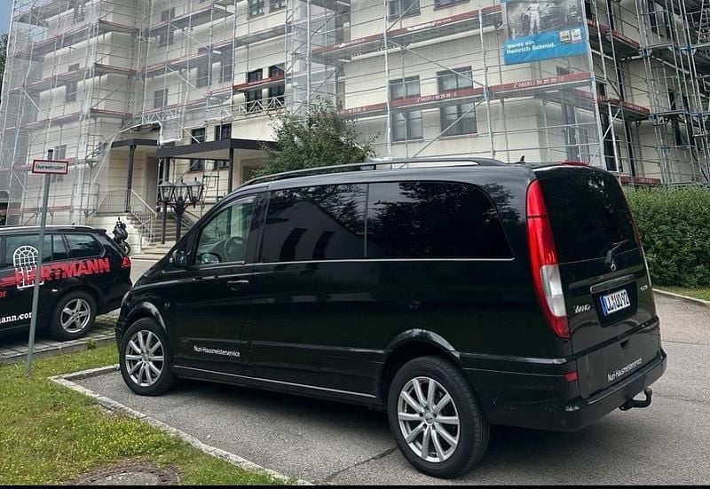 Schwarz Gebraucht 2008 Mercedes Viano Van / Kleinbus | 11.999 € (Guter Preis) - Bild 1/4