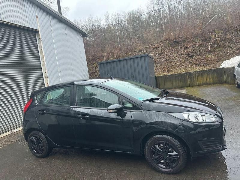 Gebraucht Ford Fiesta 82 PS (60 kW) 2013 Schwarz Kleinwagen