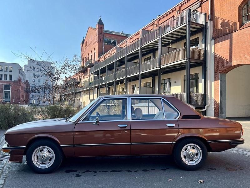 Gebraucht BMW 525 145 PS (106 kW) 1974 Braun Limousine