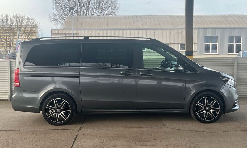 Gebraucht Mercedes V300 AMG line 239 PS (175 kW) 2019 Selenitgrau metallic Van / Kleinbus