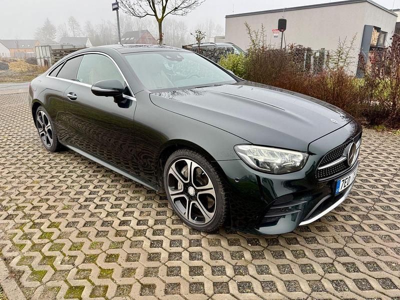 Gebraucht Mercedes E400 330 PS (242 kW) 2022 Grün Coupé