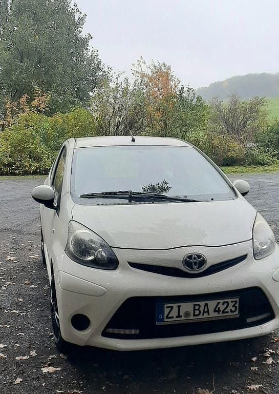 Schwarz Gebraucht 2012 Toyota Aygo Kleinwagen | 3.800 € (Fairer Preis) - Bild 1/4