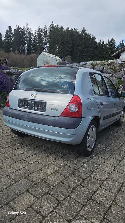 Gebraucht Renault Clio II 98 PS (72 kW) 2003 Silber Limousine