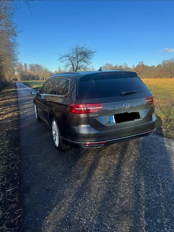 Gebraucht VW Passat Highline 190 PS (139 kW) 2019 Limousine