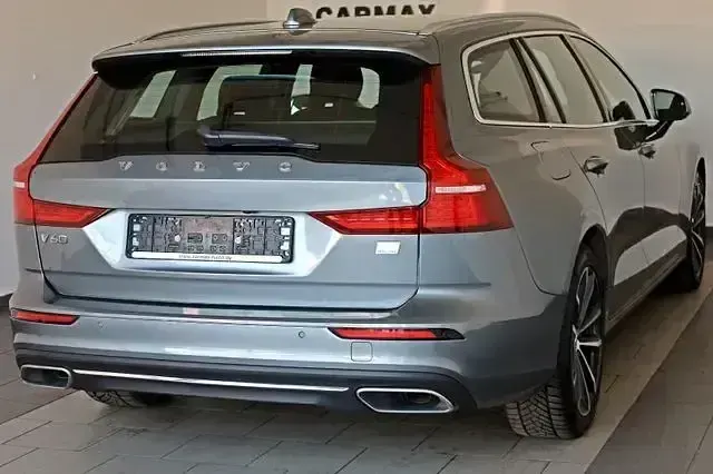 Gebraucht Volvo V60 Inscription 341 PS (250 kW) 2021 Osmium grey metallic (metallic) Kombi