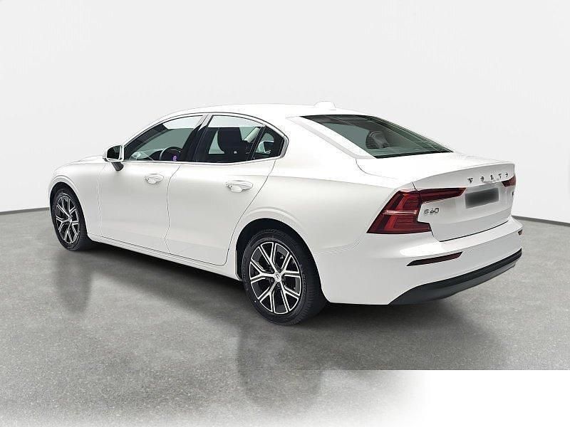 Gebraucht Volvo S60 Core 197 PS (144 kW) 2024 Metallic Limousine