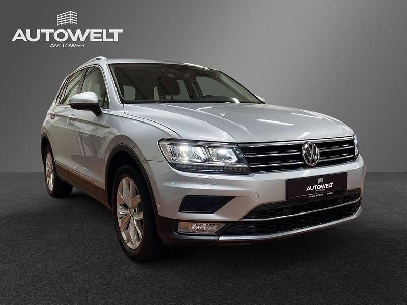 Silber Gebraucht 2020 VW Tiguan Highline SUV | 26.390 € (Superpreis) - Bild 1/4