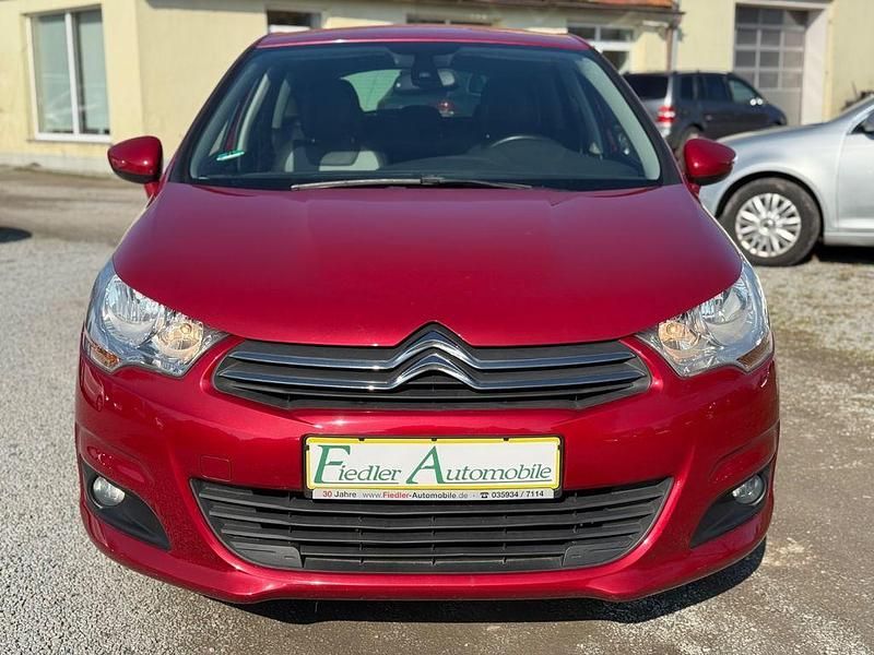 Gebraucht Citroën C4 SELECTION 120 PS (88 kW) 2012 Rot Limousine