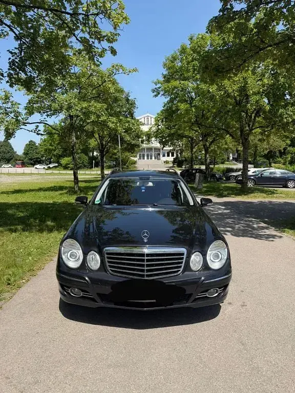Gebraucht Mercedes E220 Avantgarde 170 PS (125 kW) 2007 Schwarz Limousine