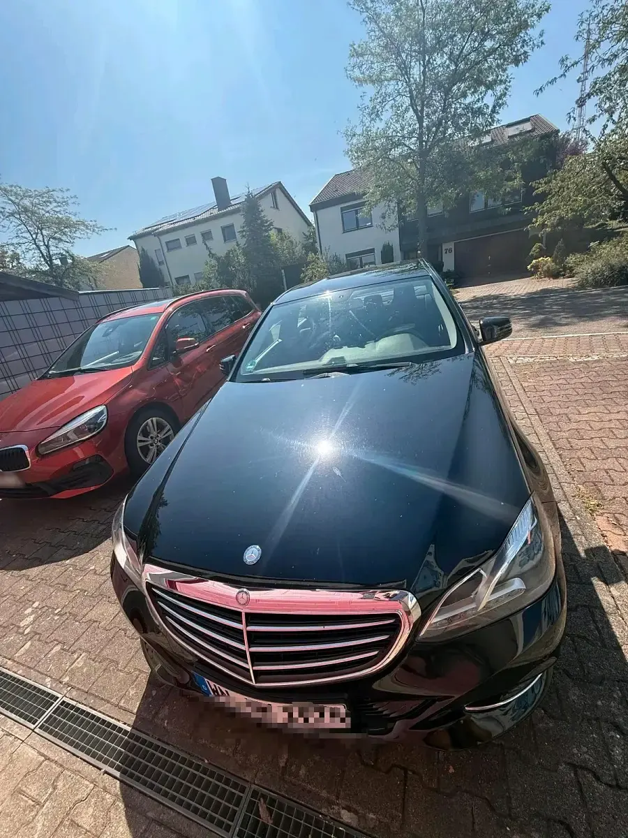 Gebraucht Mercedes E250 211 PS (155 kW) 2014 Schwarz Limousine