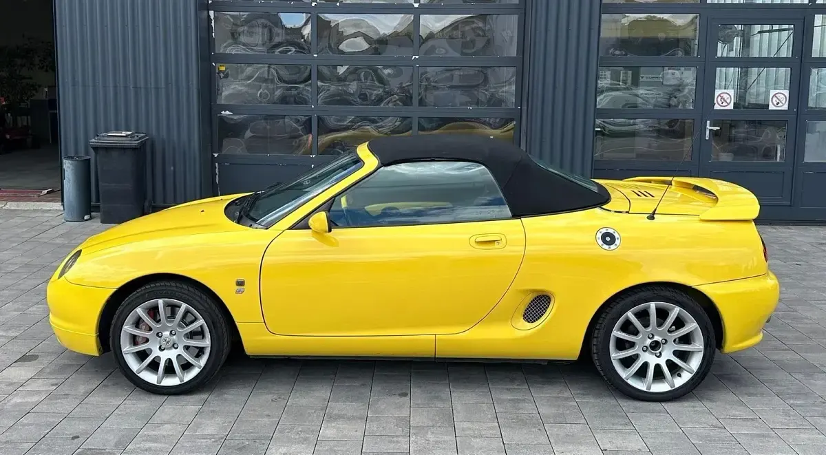 Gebraucht MG F Trophy 160 PS (117 kW) 2002 Gelb Cabrio