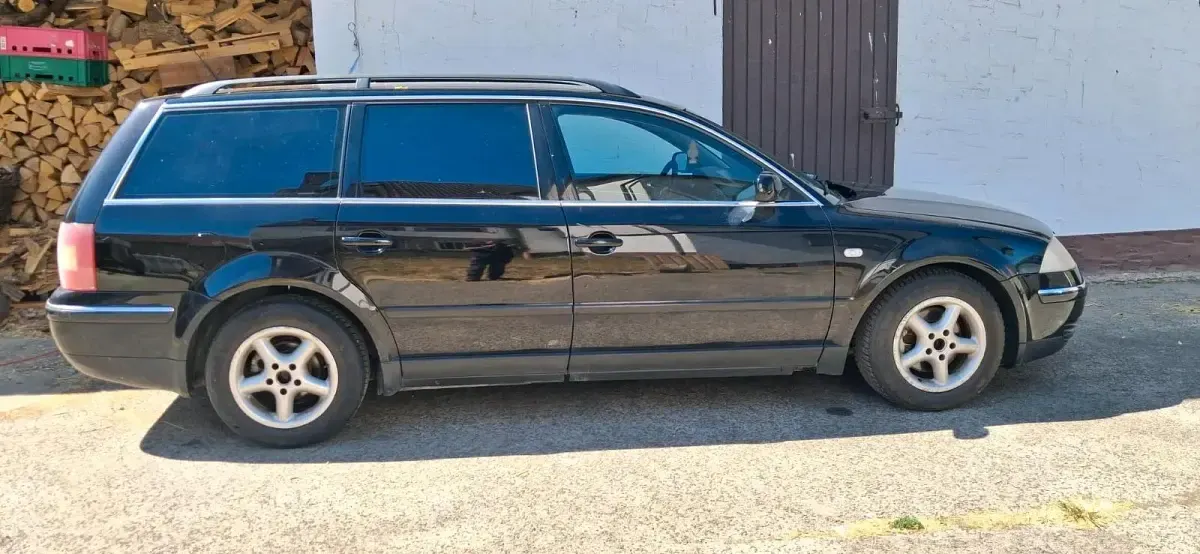 Gebraucht VW Passat 131 PS (96 kW) 2002 Schwarz Kombi