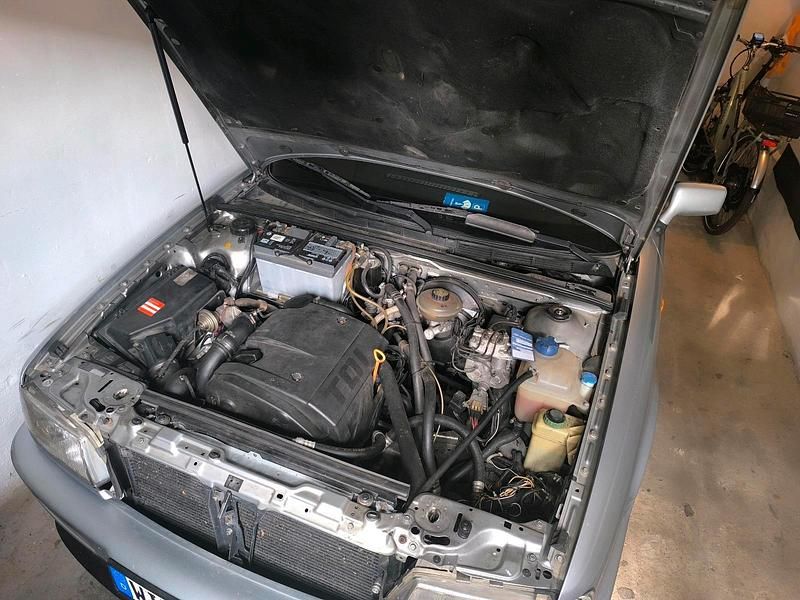 Käytetty Audi 80 90 HP (66 kW) 1997 Hopea Avoauto