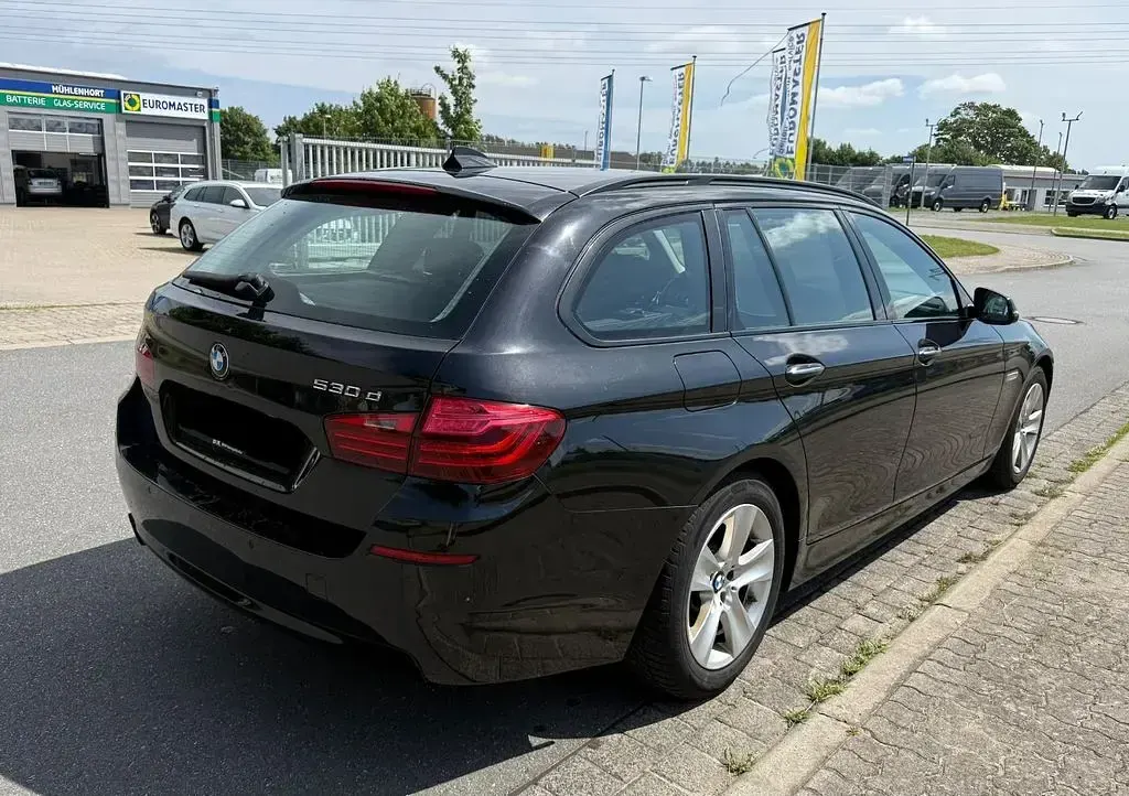 Gebraucht BMW 530 Comfort Edition 258 PS (189 kW) 2015 Schwarz Kombi