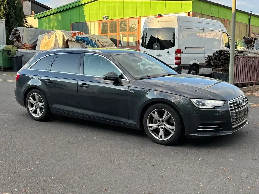 Gebraucht Audi A4 S-Line 190 PS (139 kW) 2017 Grau Kombi