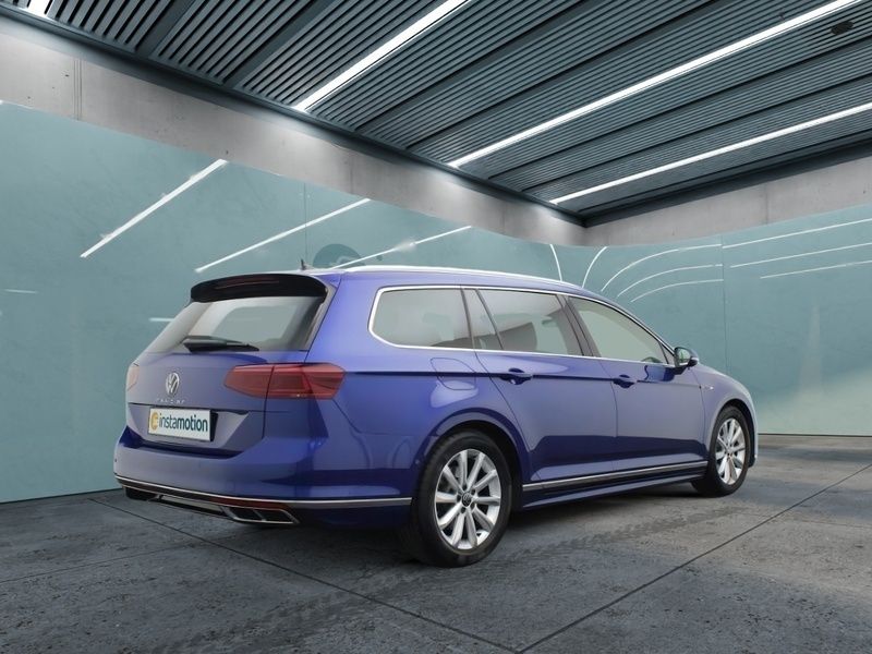 Gebraucht VW Passat Elegance 150 PS (110 kW) 2023 Blau Kombi
