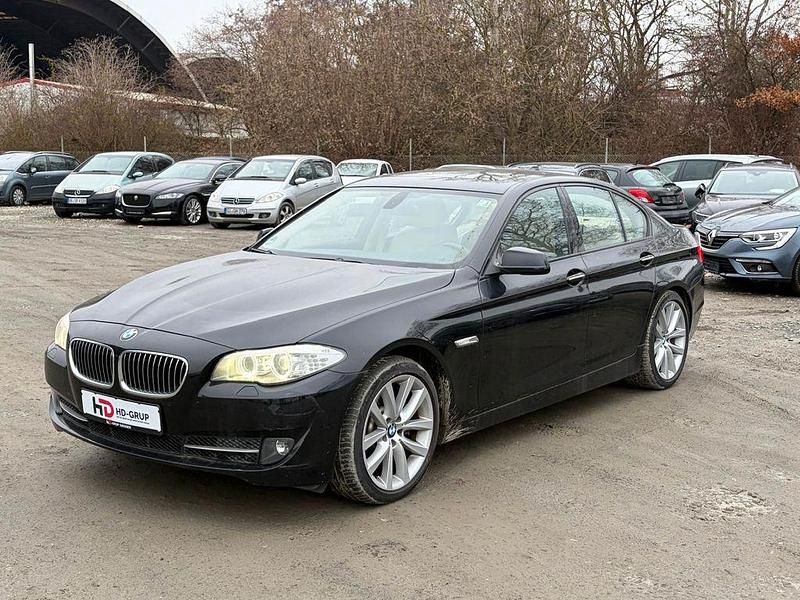 Schwarz Gebraucht 2011 BMW 530 Sport Line Limousine | 11.900 € (Fairer Preis) - Bild 1/4
