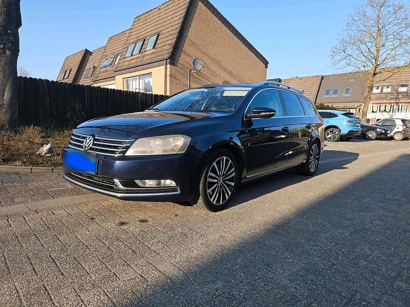 Gebraucht VW Passat 140 PS (102 kW) 2010 Blau Kombi