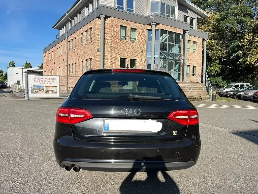 Gebraucht Audi A4 Ambiente 150 PS (110 kW) 2013 Schwarz Kombi