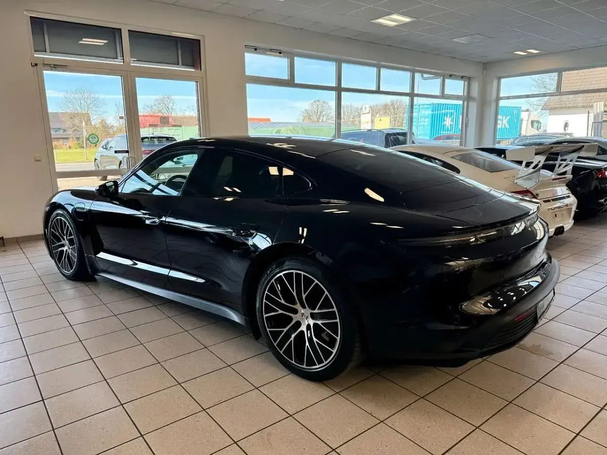 Brugt Porsche Taycan Performance Package 319 kW (435 HK) 2024 Sort Sedan