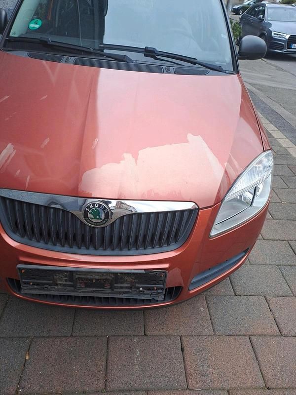 Andere farben Gebraucht 2010 Skoda Fabia Limousine | 2.450 € (Superpreis) - Bild 1/4