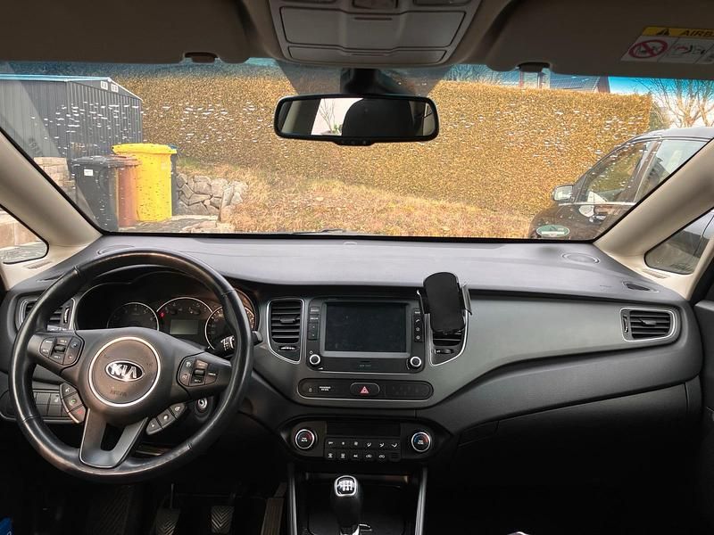 Gebraucht Kia Carens 135 PS (99 kW) 2019 Schwarz Van / Kleinbus