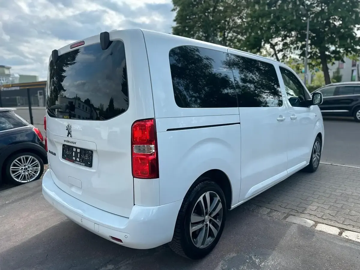 Gebraucht Peugeot Traveller Active 177 PS (130 kW) 2017 Lack weiss banquise Van / Kleinbus