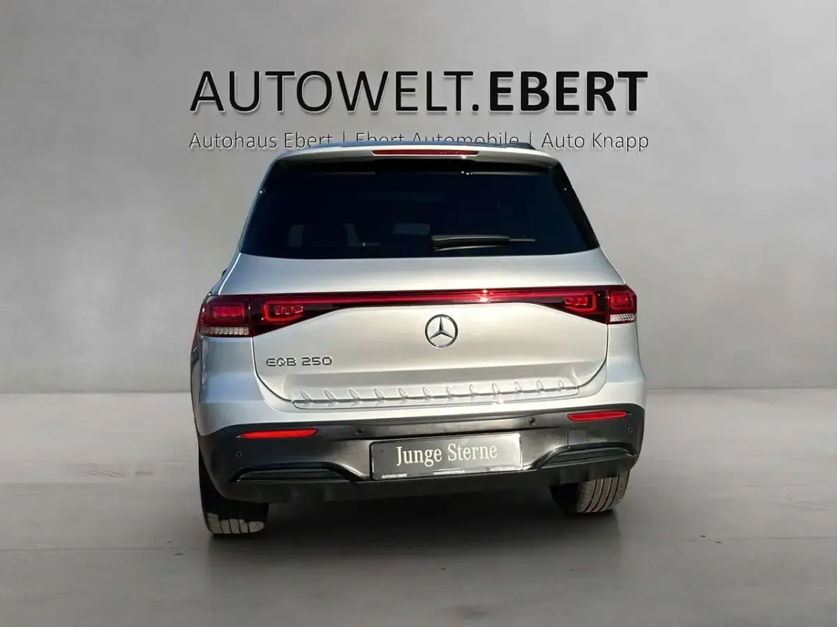 Gebraucht Mercedes EQB250 AMG 139 kW (190 PS) 2024 Silber SUV