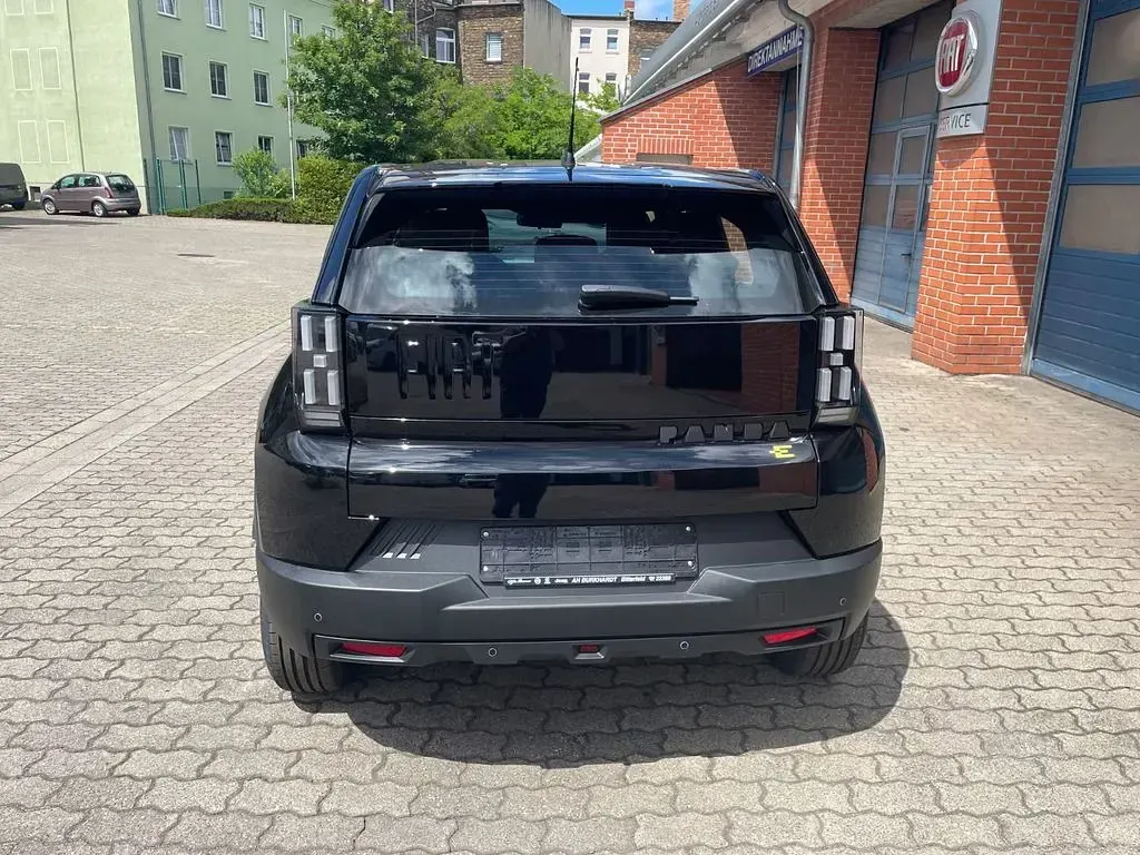 Gebraucht Fiat Grande Panda Icon 83 kW (113 PS) 2026 Schwarz Kleinwagen