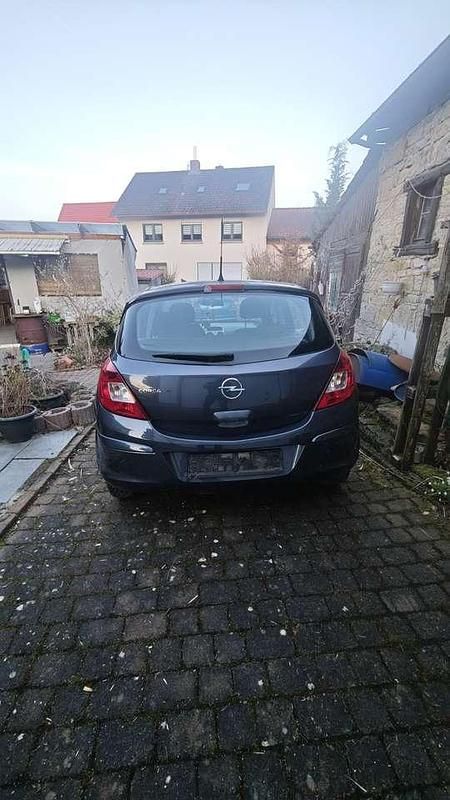 Używany Opel Corsa Edition 80 KM (58 kW) 2009 Hatchback