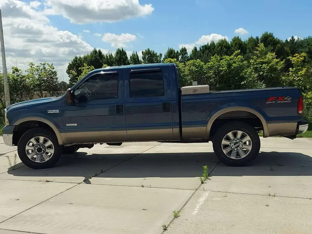 Gebraucht Ford V8 Lariat 320 PS (235 kW) 2004 Blau Kombi