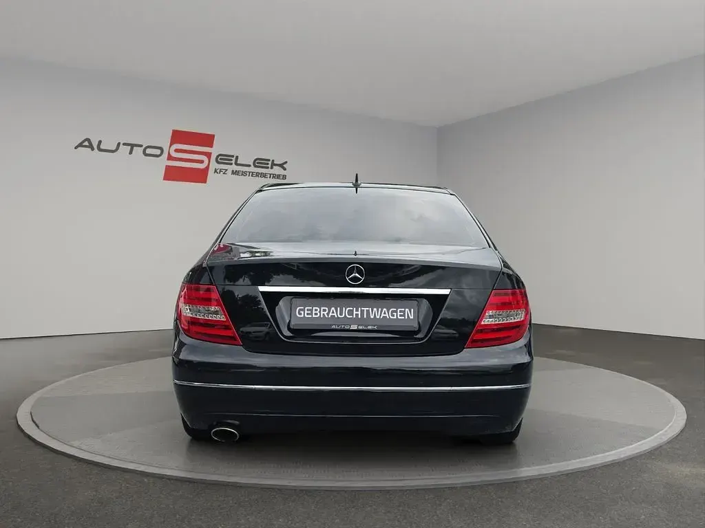 Gebraucht Mercedes C200 Avantgarde 184 PS (135 kW) 2012 Obsidianschwarz Limousine