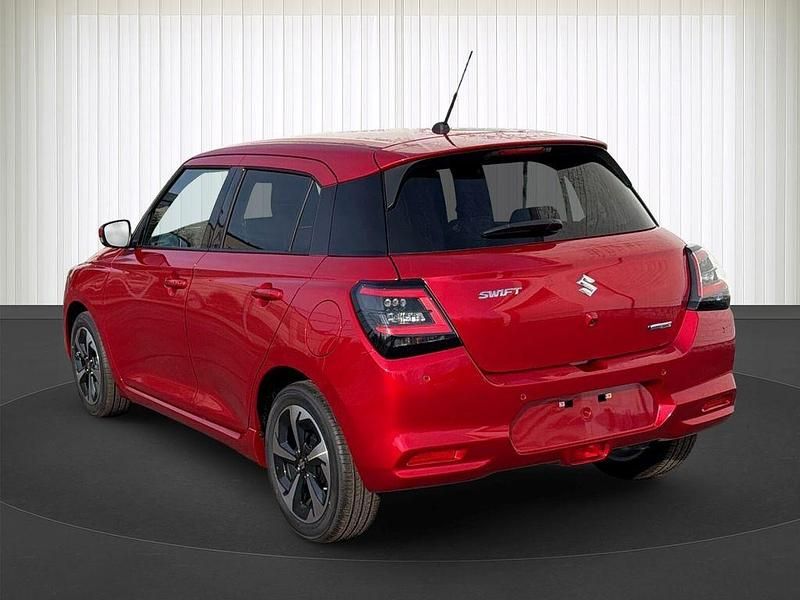 Neu Suzuki Swift Comfort+ 83 PS (61 kW) 2025 Rot Kleinwagen