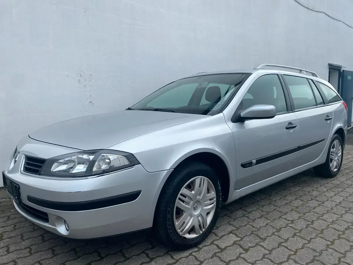Gebraucht Renault Laguna GrandTour Authentique 110 PS (80 kW) 2007 Silber Kombi