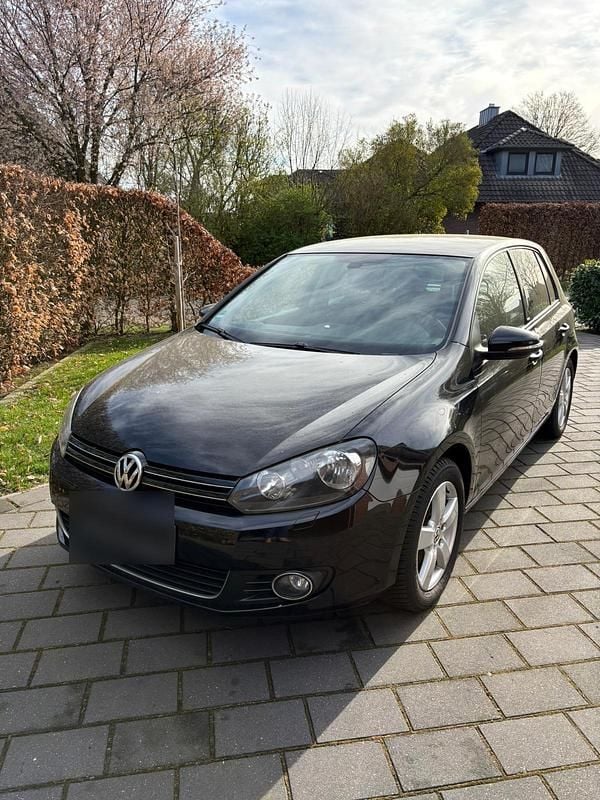 Gebraucht VW Golf VI 105 PS (77 kW) 2011 Schwarz Kleinwagen