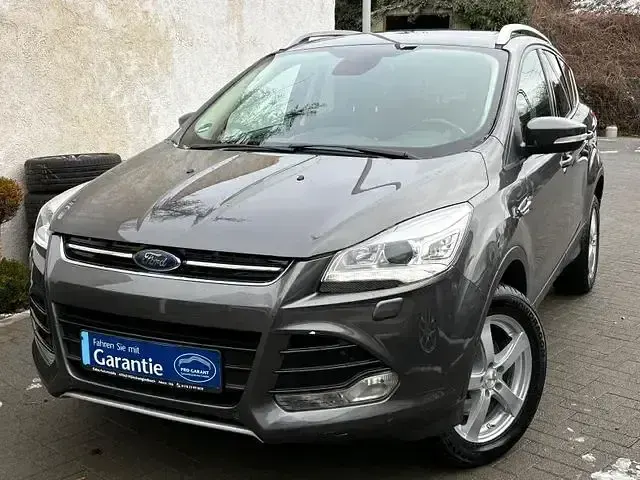 Gebraucht Ford Kuga Titanium 150 PS (110 kW) 2016 Grau SUV