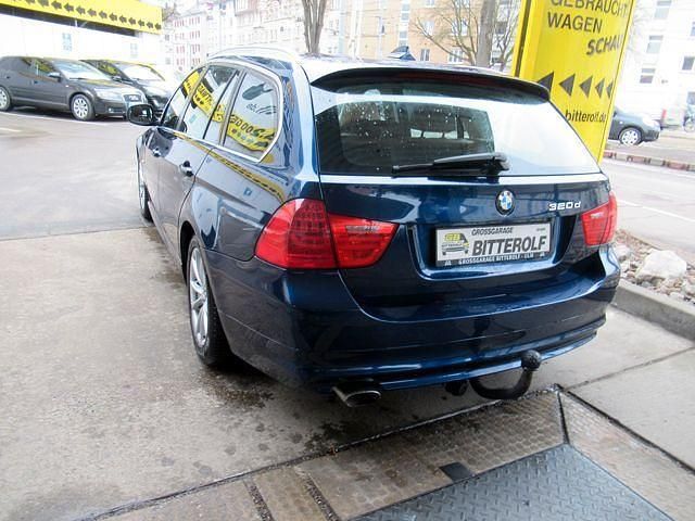 Gebraucht BMW 320 Sport Line 163 PS (119 kW) 2011 Blau Kombi