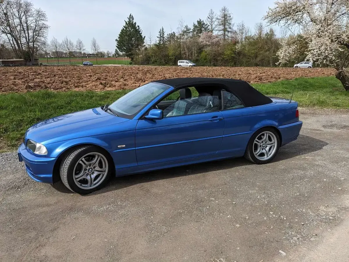 Gebraucht BMW 325 Cabriolet 192 PS (141 kW) 2001 Blau Cabrio