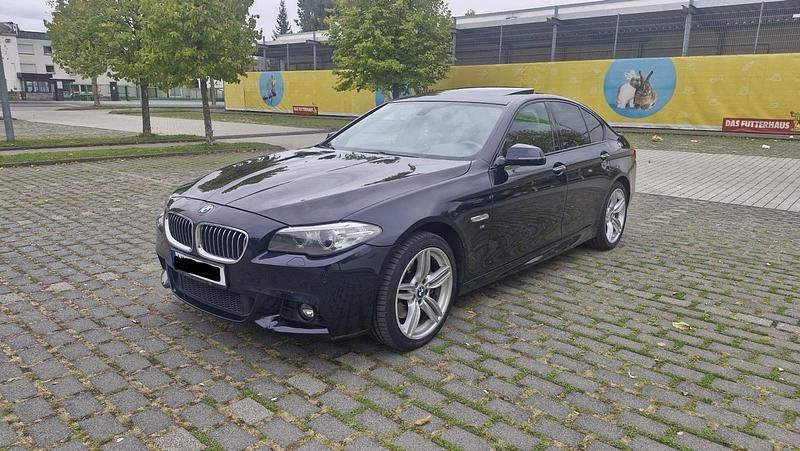Blau Gebraucht 2015 BMW 530 M Sport Limousine | 19.250 € (Fairer Preis) - Bild 1/4