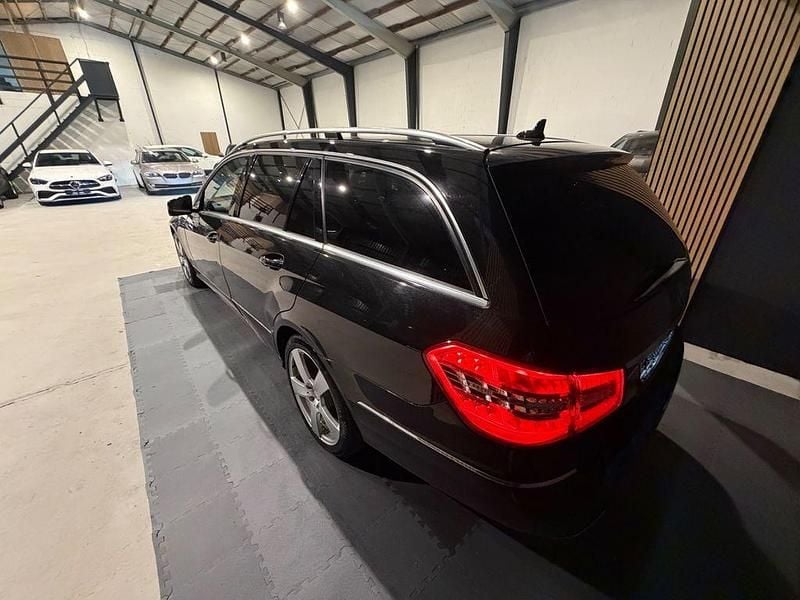 Gebraucht Mercedes E250 204 PS (150 kW) 2012 Schwarz Kombi
