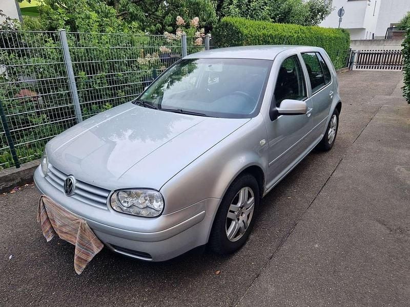 Silber Gebraucht 2003 VW Golf IV Limousine | 999 € (Superpreis) - Bild 1/4