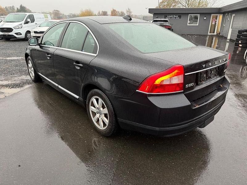 Gebraucht Volvo S80 Momentum 136 PS (100 kW) 2014 Schwarz Limousine