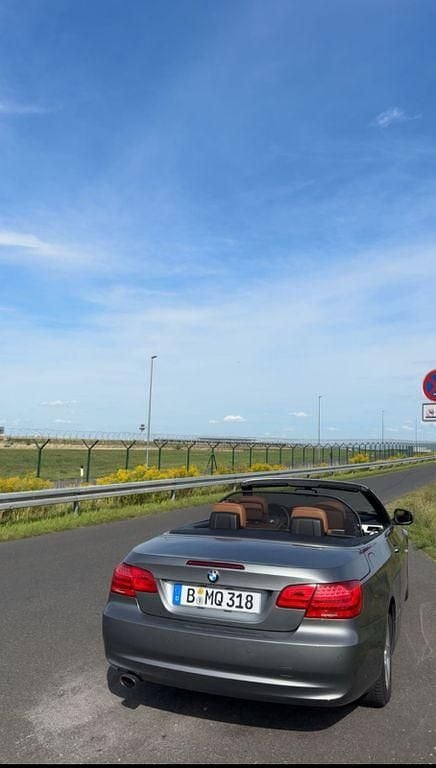 Gebraucht BMW 318 Cabriolet 143 PS (105 kW) 2012 Grau Cabrio