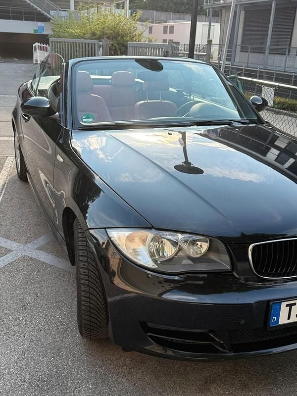 Gebraucht BMW 118 Cabriolet 148 PS (108 kW) 2009 Schwarz Cabrio