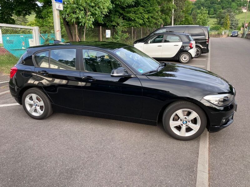 Schwarz Gebraucht 2016 BMW 118 Advantage Kleinwagen | 12.500 € (Guter Preis) - Bild 1/4