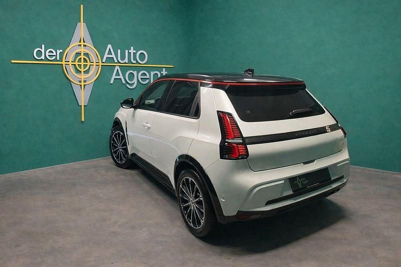 Neu Renault R5 Iconic 89 kW (122 PS) 2025 Weiß Kleinwagen