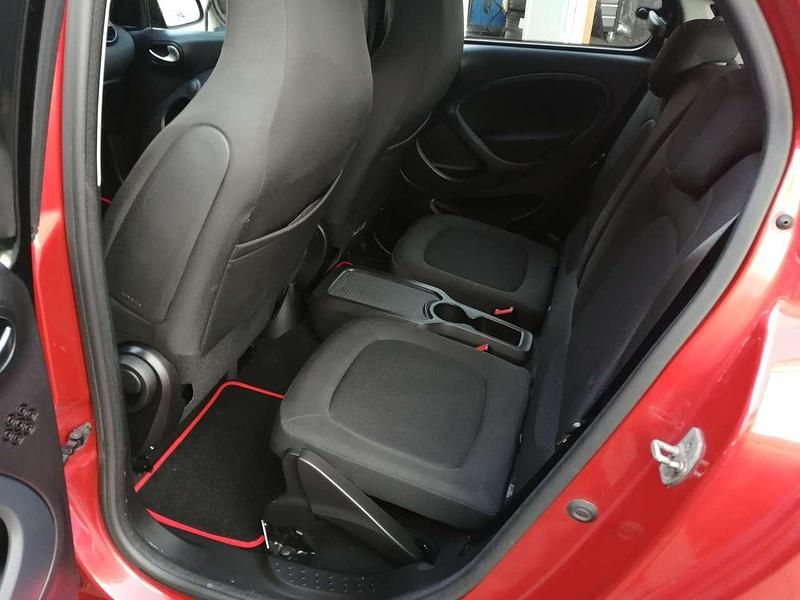 Gebraucht Smart ForFour Basis 90 PS (66 kW) 2016 Schwarz+rot Kleinwagen