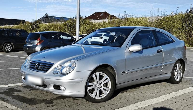Gebraucht Mercedes C200 163 PS (119 kW) 2003 Silber Coupé